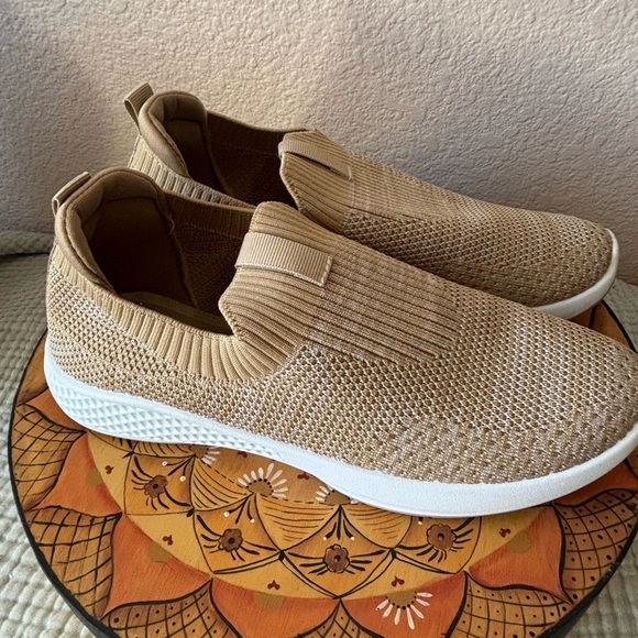 Tommy Bahama Tan Slip-On Sneakers - Picture 2 of 7